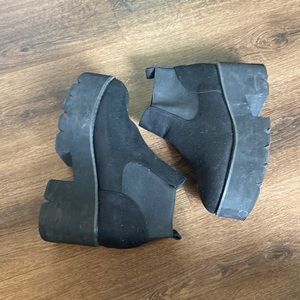 Black platform shoes/boots